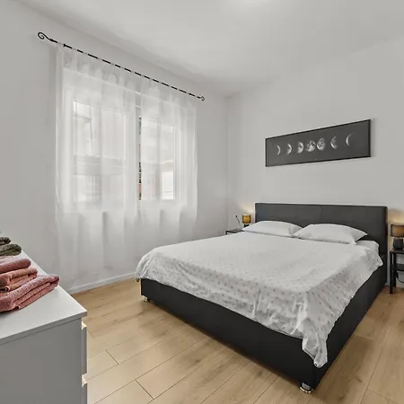 Green Oasis New Apartment Pula Buitenkant foto
